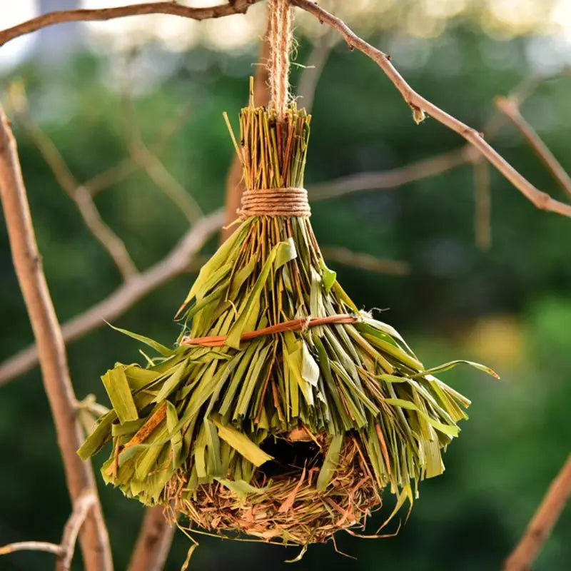 Birds Nest Bird Cage Natural Grass Bird House Outdoor Decorative Weaved Hanging Parrot Nest Houses Pet Bedroom